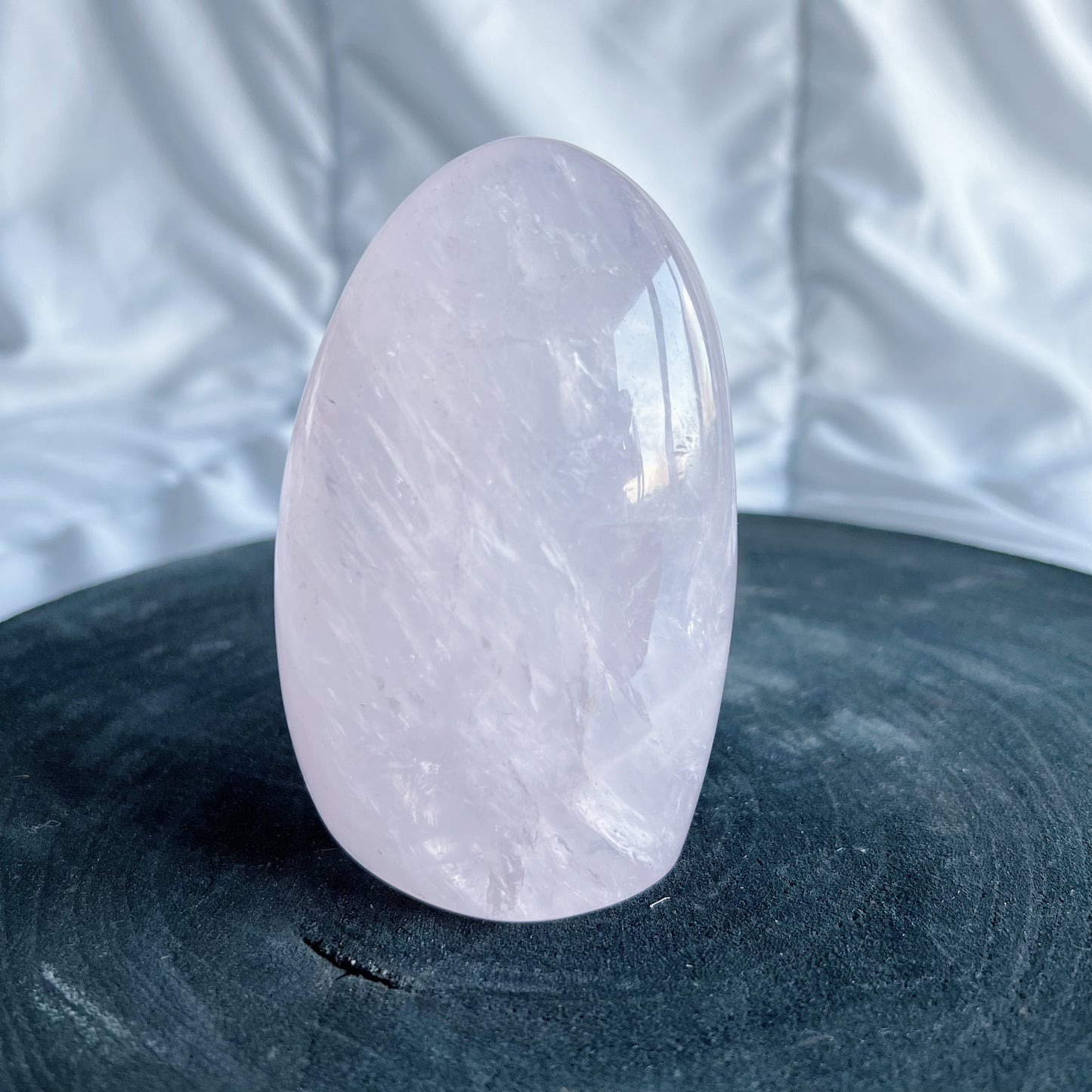 Rozenkwarts sculptuur