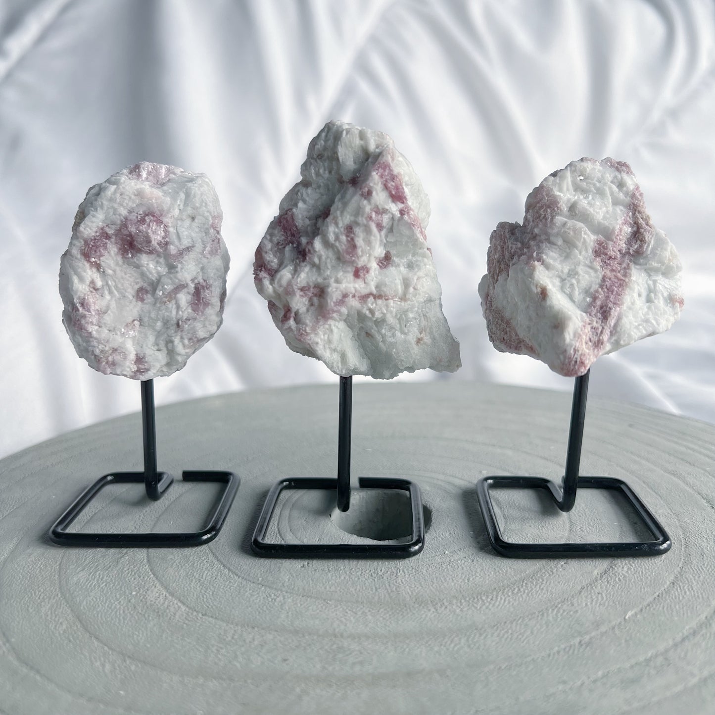 Roze toermalijn op pin