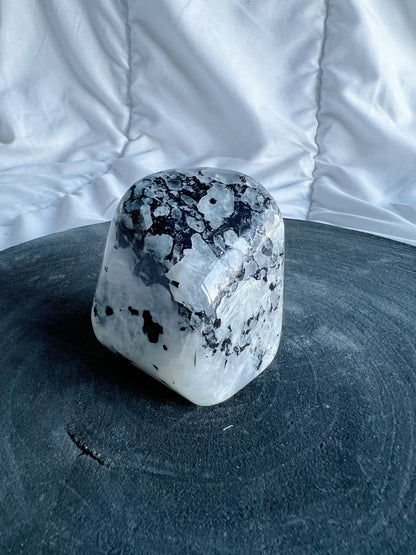 Maansteen - sculptuur