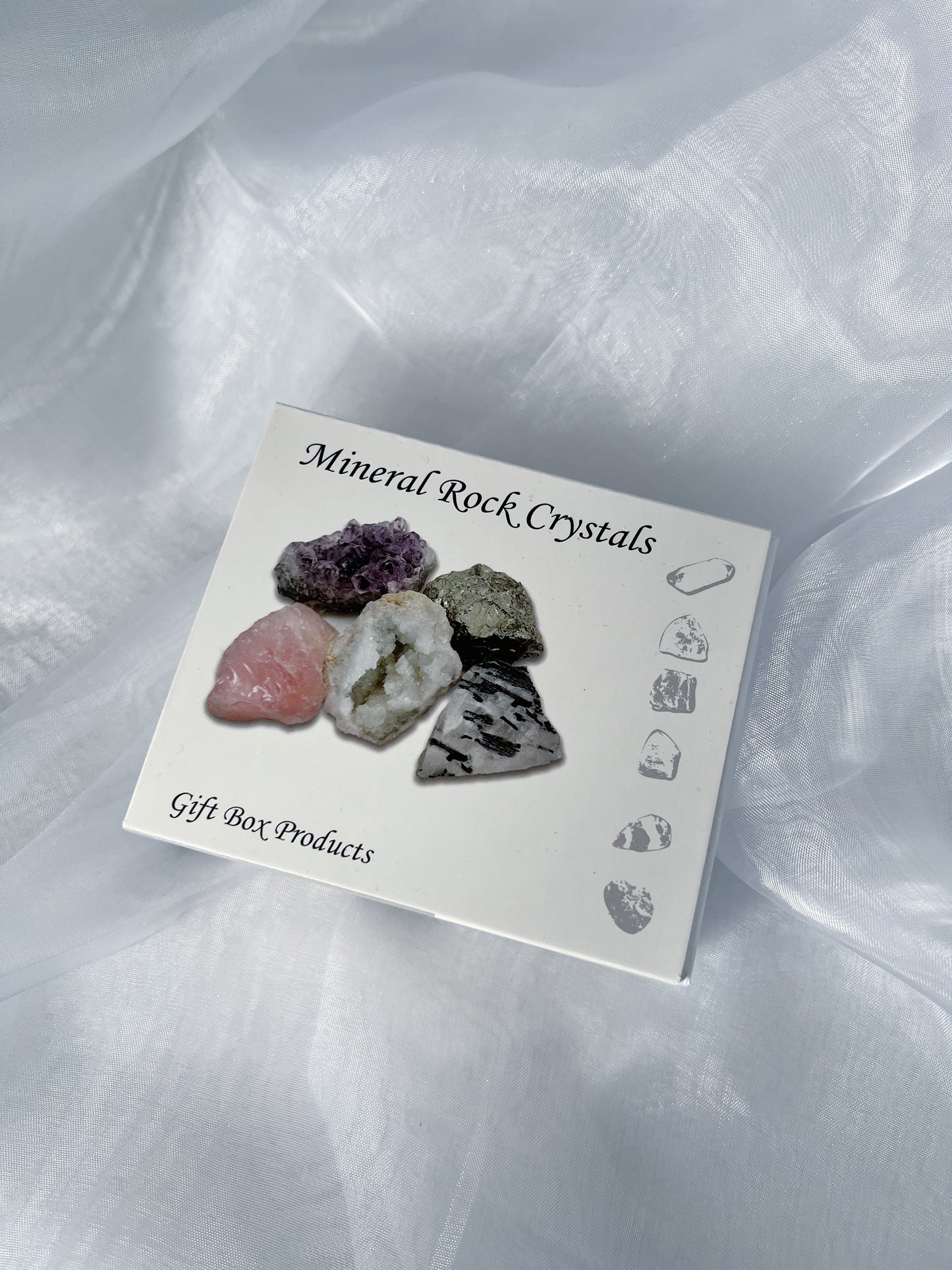Geschenkdoosje met 5 ruwe kristallen - 8.5x10x4 cm